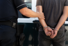 Policía detenido en Móstoles tras ceder su pistola a un conocido