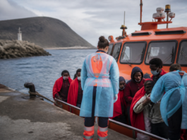 Canarias reclama al Estado el triaje de menores migrantes