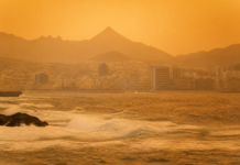 El episodio cálido tropical eleva la alerta en Canarias