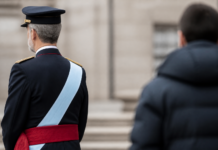 Tellado denuncia ataques del Gobierno al Rey y distancia social