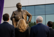Los Lakers inmortalizan a Phil Jackson con una estatua