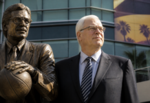 Los Lakers erigirán el próximo año una estatua de Phil Jackson