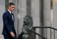 Sánchez acusa al PP de bloquear la ley de nietos tras el Supremo