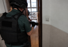 Desmantelan una red de cocaína y hachís en narcopisos de Vigo