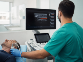 Doctor Negrín incorpora ultrasonidos para trombosis cerebral