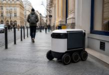 China envía robots de reparto con IA a Europa: cargan 20 kilos