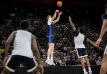 Cooper Flagg se convierte en Curry con un tiro imposible ante campers
