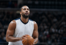 Los Knicks tantean a Tony Bradley para reforzar su juego interior