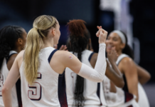 El sticker con el que Paige Bueckers celebró el pase de USA