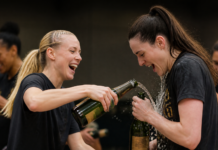 Paige Bueckers se vuelve viral con champagne y Stewart