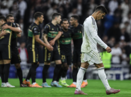 El Real Madrid gana al Elche y siembra dudas antes del derbi