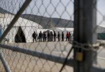 La Audiencia frena el campamento de migrantes en Ceuta