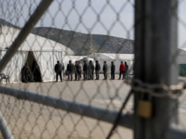 La Audiencia frena el campamento de migrantes en Ceuta