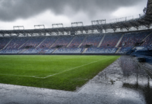 La tormenta obliga a suspender el Levante-Athletic en Valencia