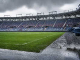 La tormenta obliga a suspender el Levante-Athletic en Valencia
