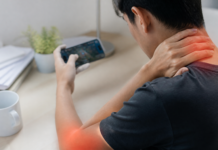 Videojuegos móviles: la adicción aumenta el dolor de cuello y codo
