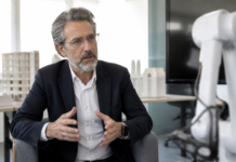 Experto en IA, Javier Martínez, pide regular su descontrol