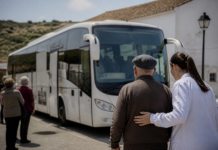 El autobús que detecta la enfermedad renal en la Extremadura rural