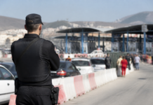 Policías alertan en Ceuta por mucho movimiento en la frontera