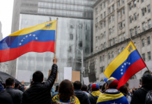 Venezolanos protestan en Nueva York contra Delcy Rodríguez