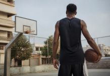 Giannis Antetokounmpo: llegó sin papeles y fue campeón