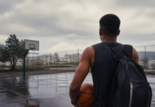 Giannis Antetokounmpo: llegó sin papeles y fue campeón
