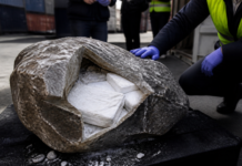 Una roca gigante ocultaba cocaína rumbo al puerto de Valencia