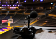 Muere Lawrence Tanter, voz de los Lakers durante 43 temporadas