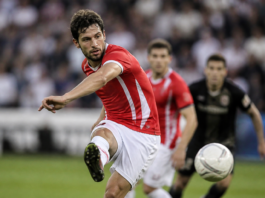 Van Bommel vuelve a brillar con una asistencia decisiva