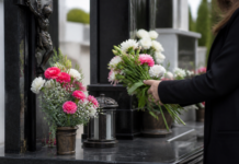 Tumba de Paquirri recibe flores en plena polémica familiar