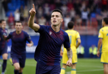 El Eibar acelera, vence a Las Palmas y se acuesta líder