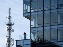 Telefónica ultima una reorganización histórica en tres áreas