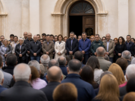 Utiel guarda silencio por la víctima de violencia machista