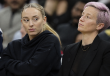 La incómoda reacción de Paige Bueckers ante Megan Rapinoe que sorprende