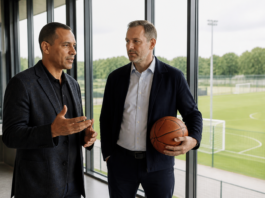 Mark Tatum tantea en Dinamarca alianzas entre fútbol y NBA