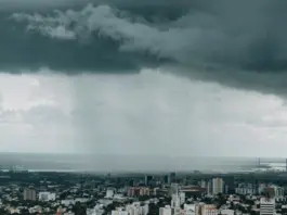 El tiempo mañana trae lluvias y un bajón térmico El tiempo mañana trae lluvias y un bajón térmico image