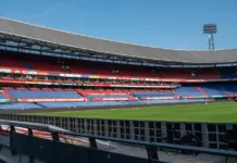 giovanni van bronckhorst analiza la derrota del Feyenoord image