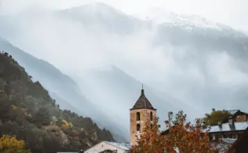 Querola d Ordino queda arrasada por un incendio devastador image