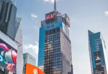 Policía abate a una mujer tras un ataque en Times Square Policía abate a una mujer tras un ataque en Times Square image