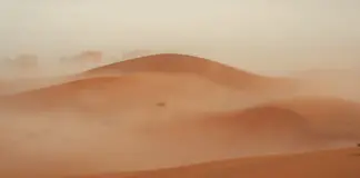 Desierto del Sahara y el polvo que alcanza España image