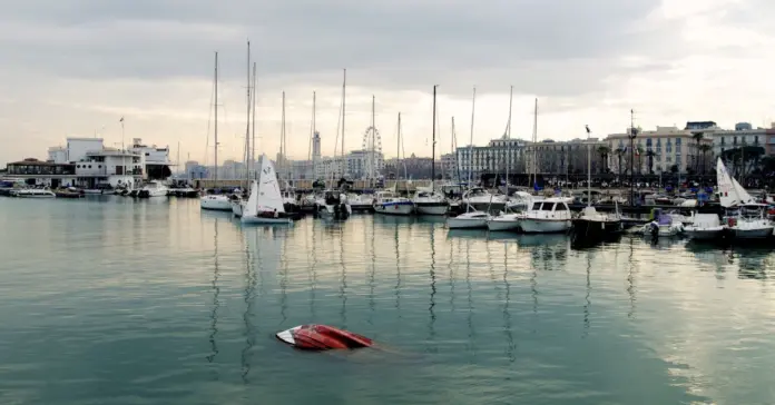 Puerto de Algeciras: dos mujeres mueren al caer al mar Puerto de Algeciras: dos mujeres mueren al caer al mar image