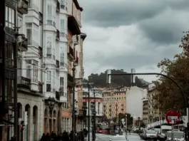 Tranvía y Bilbobus chocan en Bilbao: seis heridos Tranvía y Bilbobus chocan en Bilbao: seis heridos image