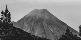 Volcán Krakatoa: claves de la erupción que alteró vuelos image