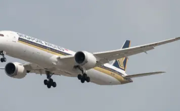 Boeing 787 desvía su ruta tras morir un pasajero image
