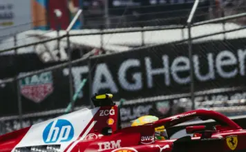 Carlos Sainz Jr recibe una pedrada a 200 km/h image