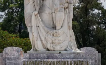 Defensor del Pueblo lleva al TC el voto de la ley de nietos image
