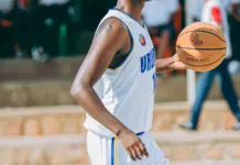 Jrue Holiday firma 22 puntos y deja su sello defensivo image