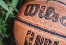 mavericks - spurs deja dudas tras la lesión de Irving image