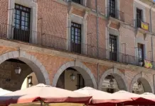 Pablo Casado reaparece lejos de la política y del foco público image