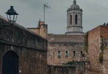Girona guarda un pueblo con aire de la Toscana Girona guarda un pueblo con aire de la Toscana image